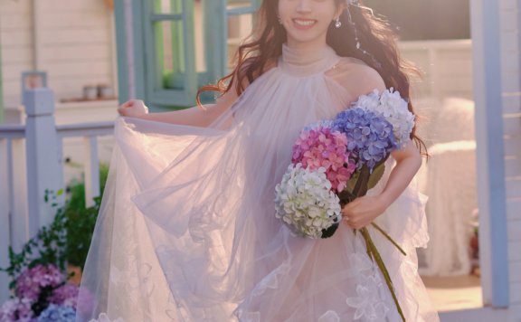 田曦薇非正式跨年派对长裙梦幻穿搭