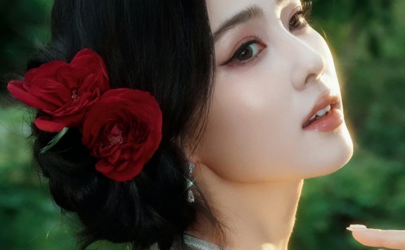 白鹿❤️❤️❤️红玫醉眼妆，太迷人