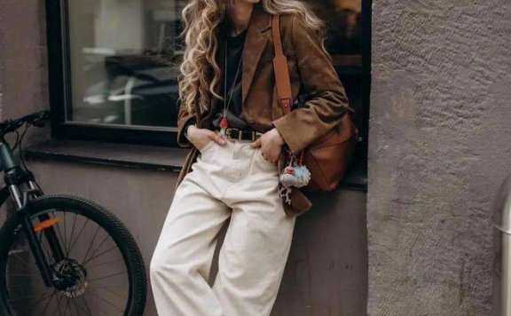 今年德训鞋和勃肯鞋搭配阔腿裤，松弛高级还显气质