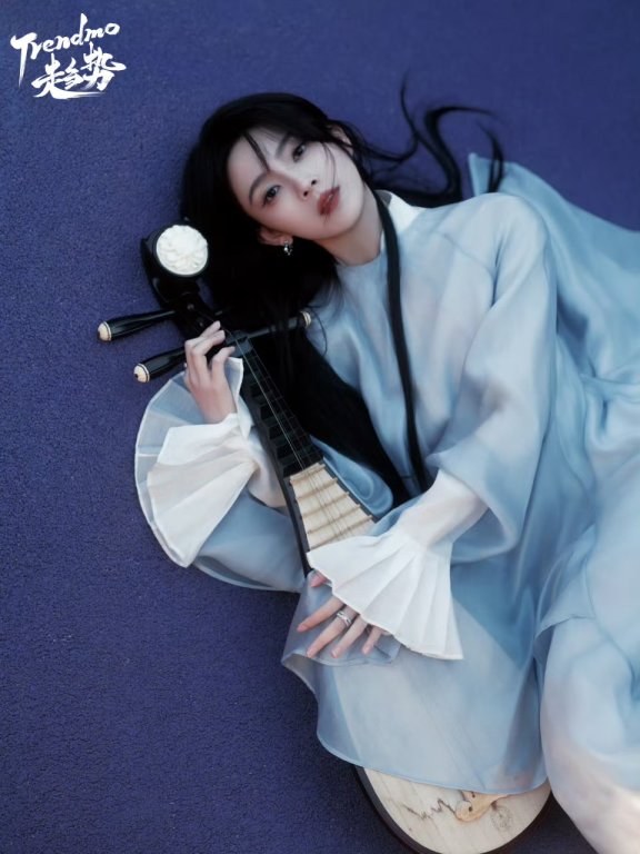 陈瑶《趋势》杂志时尚造型 光影交错梦幻造型