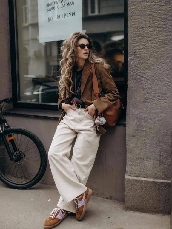 今年德训鞋和勃肯鞋搭配阔腿裤,松弛高级还显气质