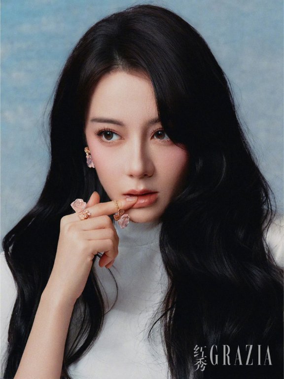 迪丽热巴2026红秀油画公主时尚大片