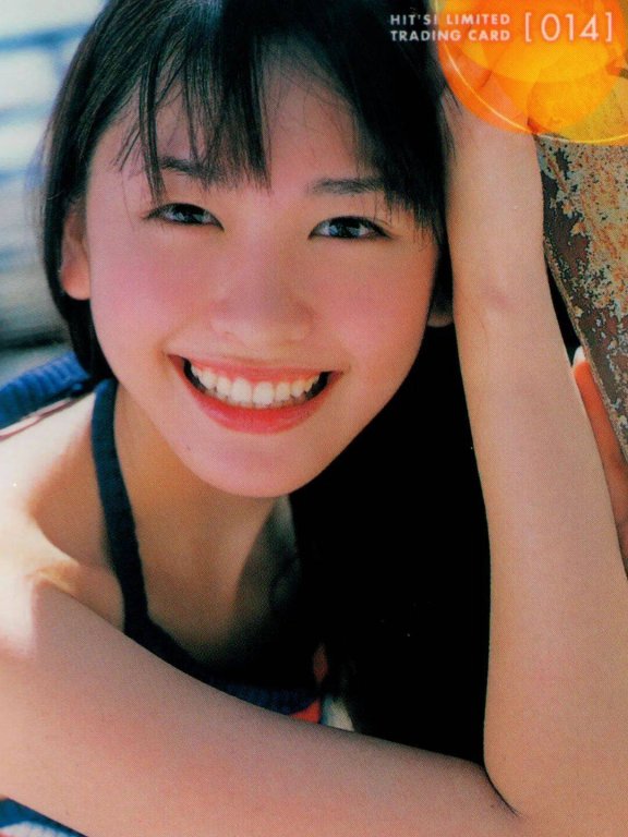 日本女星新垣结衣写真美爆了！雪肤娇嫩玉腿修长性感火辣