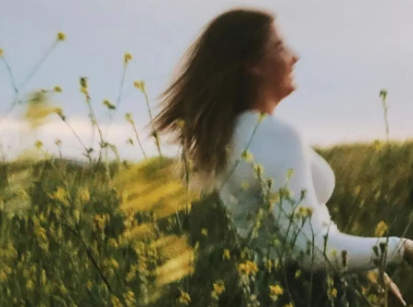 阴唇一边大一边小是正常的吗