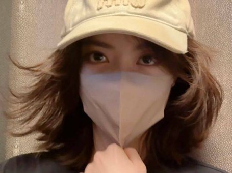 半面藏暖，眉眼赴春 —— 新年口罩妆氛围感指南