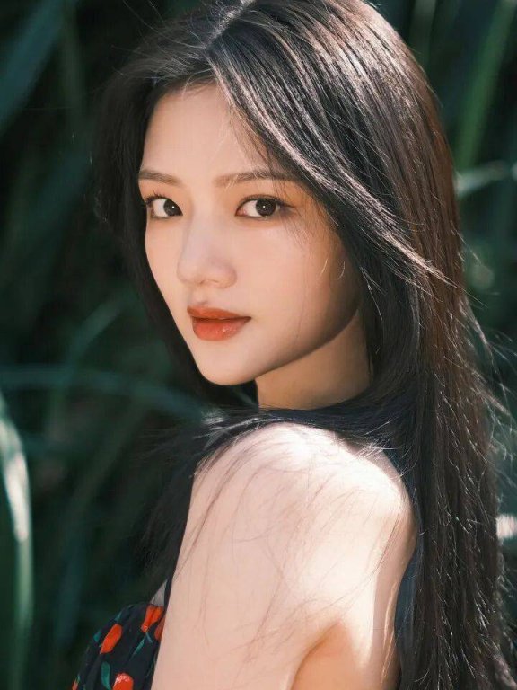 甜妹任敏性感起来真撩人!大美腿又长又细身材比例超棒