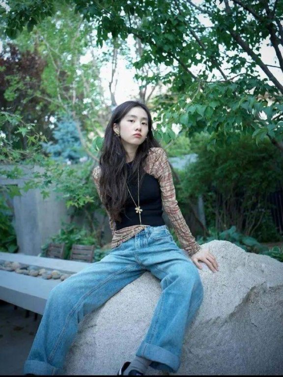 20岁黄多多好漂亮清冷破碎感！若忧郁是天赋，她天赋异禀