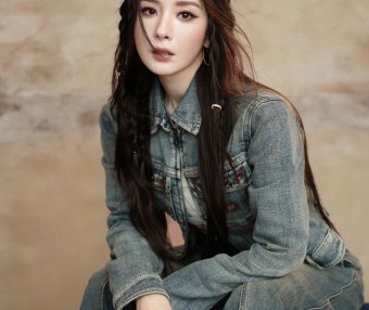 杨幂牛仔造型:甜酷松弛的复古美学