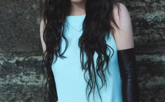 马思纯把撞色玩明白了