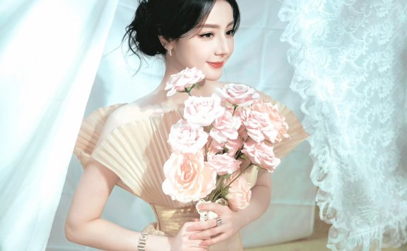 法式油画美学的精准落地:迪丽热巴春日造型专业解析