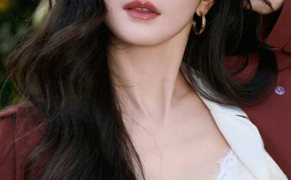 杨幂靓丽写真超妩媚！肤白貌美大长腿魔鬼身材性感火辣