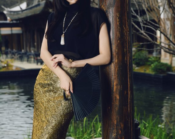 许佳琪濮院高定周：黑金新中式，东方贵女氛围感范本