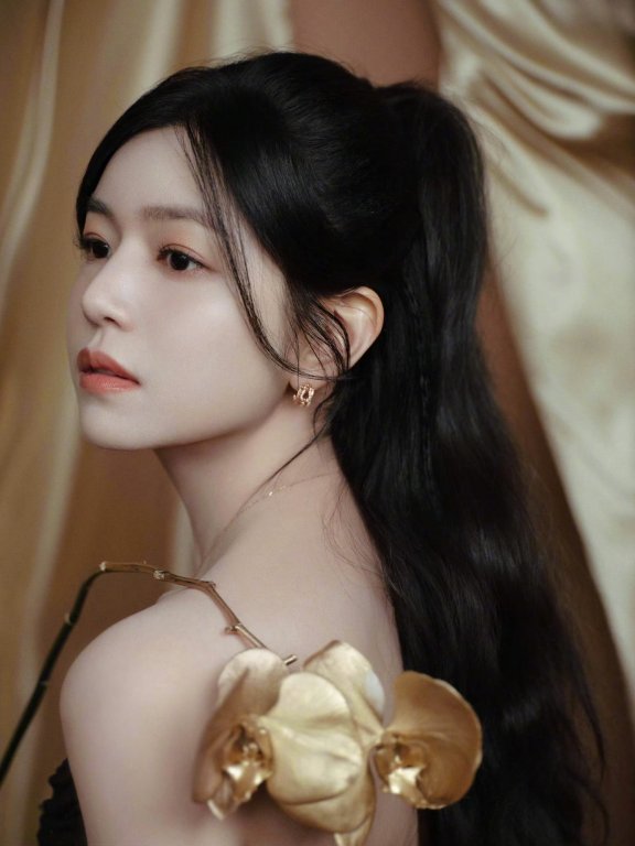 陈妍希黑金礼服造型:甜妹的贵气感范本