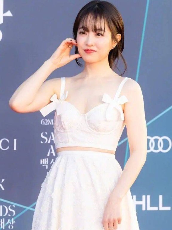 2026年韩国百想红毯！孙艺珍朴宝英斐秀智等女星争艳美爆了